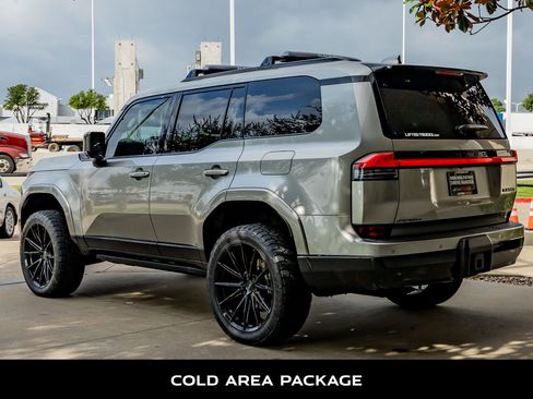 Used 2025 Lexus GX 550 w/ Accessory Package (2T) AWD/4WD image 6