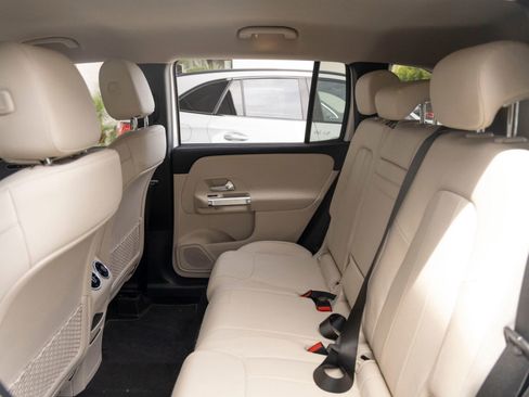 Used 2022 Mercedes-Benz GLB 250 image 19