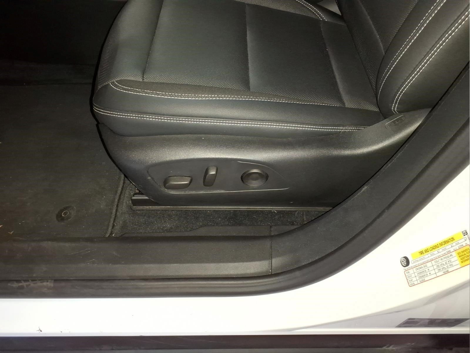 Used 2024 Chevrolet Blazer EV LT AWD/4WD image 10