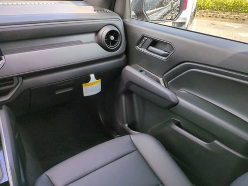 Used 2025 Chevrolet Colorado Trail Boss AWD/4WD image 17