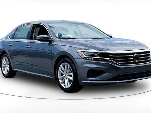 Certified 2020 Volkswagen Passat 2.0T SE FWD image 1