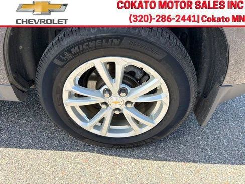 Used 2017 Chevrolet Equinox LT w/ Convenience Package AWD/4WD image 8