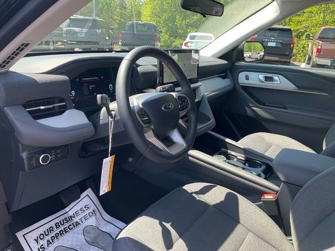 New 2026 Ford Explorer Active RWD image 15