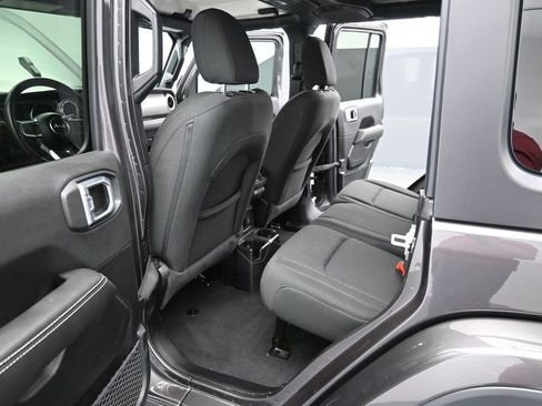 Used 2021 Jeep Wrangler Unlimited Sahara AWD/4WD image 10