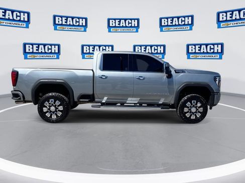 Used 2024 GMC Sierra 2500 Denali AWD/4WD image 9