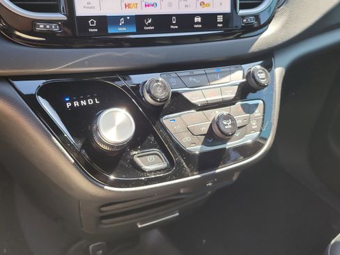New 2026 Chrysler Voyager LX FWD image 20