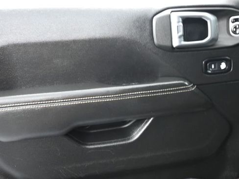 Used 2020 Jeep Wrangler Unlimited Sahara image 7