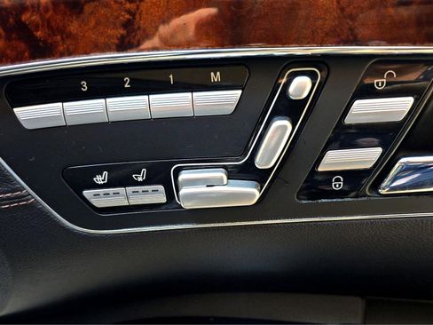 Used 2013 Mercedes-Benz S 63 AMG image 25