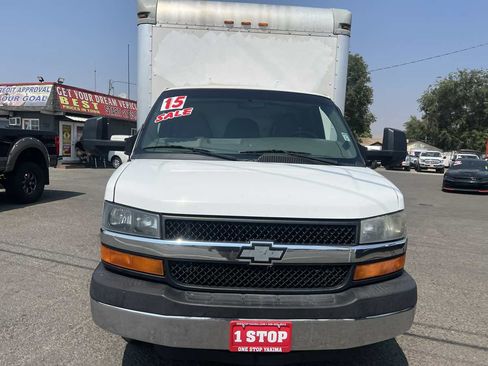 Used 2015 Chevrolet Express 3500 Extended w/ Chrome Appearance Package RWD image 2