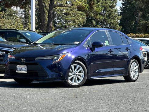 Used 2023 Toyota Corolla LE w/ LE Convenience Package FWD image 9