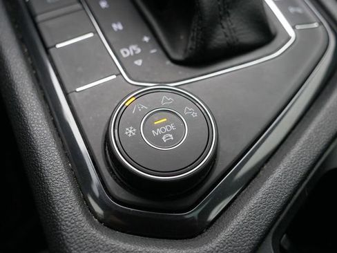 Used 2019 Volkswagen Tiguan SEL R-Line image 29