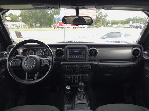 Used 2020 Jeep Wrangler Unlimited Sport AWD/4WD image 17