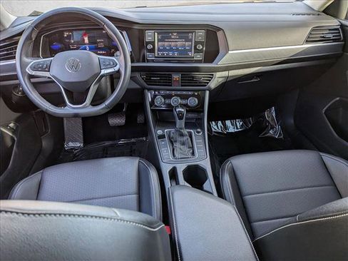 Used 2023 Volkswagen Jetta SE w/ Panoramic Sunroof Package FWD image 17