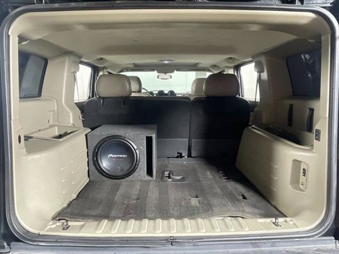 Used 2003 HUMMER H2 w/ Preferred Equipment Group AWD/4WD image 7