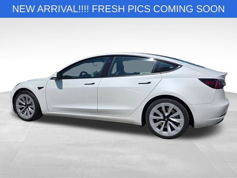 Used 2022 Tesla Model 3 Standard Range RWD image 4