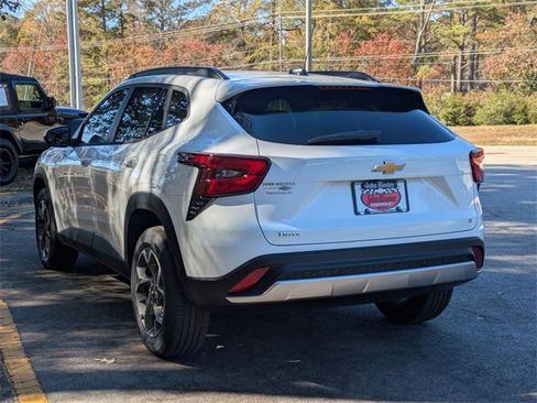 New 2026 Chevrolet Trax LT image 4