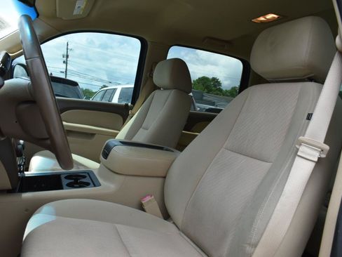 Used 2013 Chevrolet Avalanche LS RWD image 21