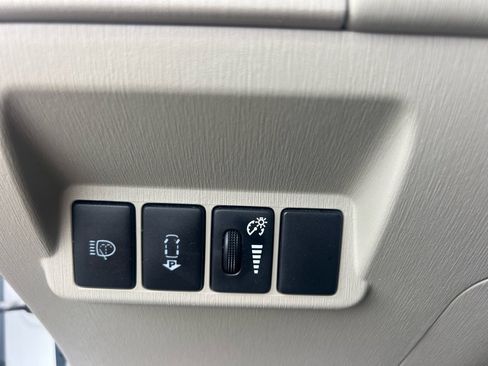 Used 2013 Toyota Prius V Five FWD image 27