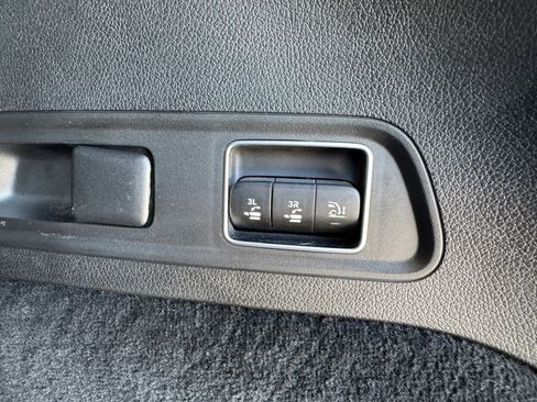Used 2022 Mercedes-Benz GLS 450 4MATIC image 34