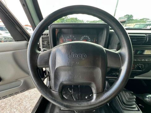 Used 2005 Jeep Wrangler Rubicon AWD/4WD image 16