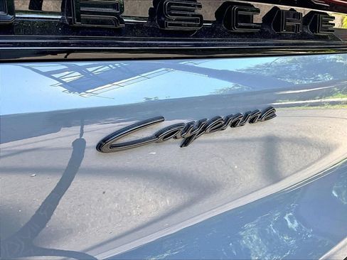 Certified 2025 Porsche Cayenne E-Hybrid Coupe AWD/4WD image 33