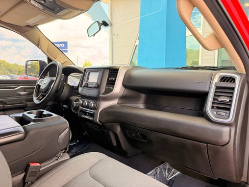 Used 2019 RAM 1500 Big Horn RWD image 31