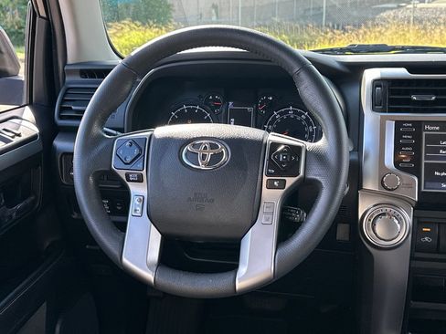 Used 2023 Toyota 4Runner SR5 AWD/4WD image 19