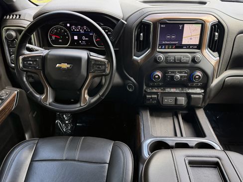 Used 2019 Chevrolet Silverado 1500 High Country w/ Technology Package AWD/4WD image 22
