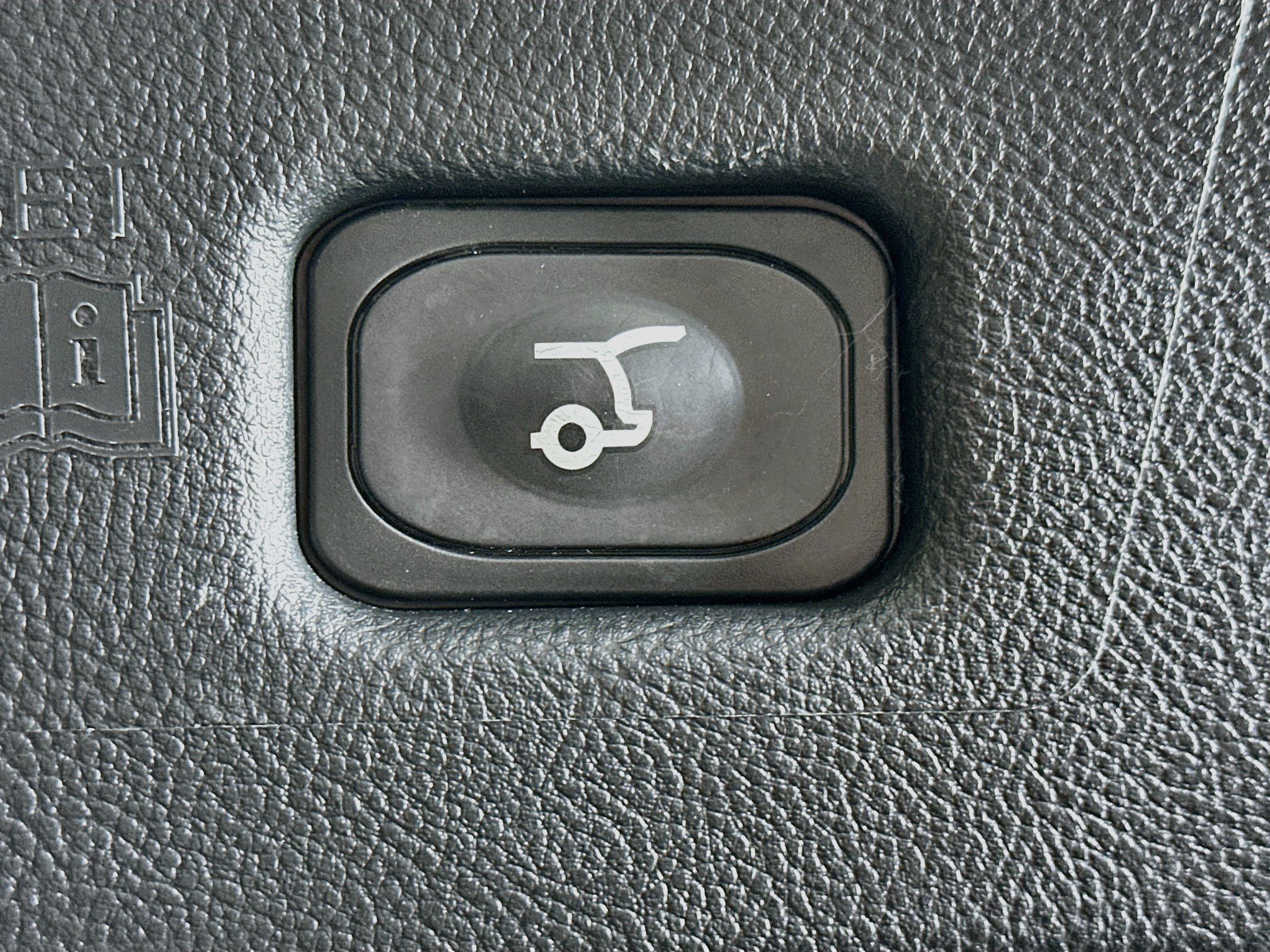 Used 2023 Lincoln Nautilus FWD w/ Premium Package image 29