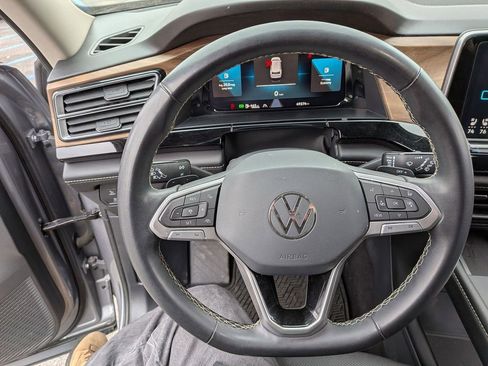 Used 2024 Volkswagen Atlas SE image 10