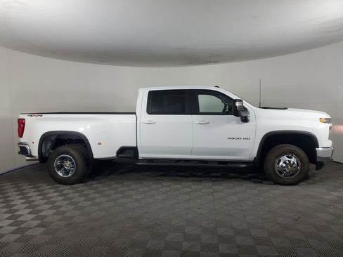 New 2026 Chevrolet Silverado 3500 LT w/ All Star Edition AWD/4WD image 3