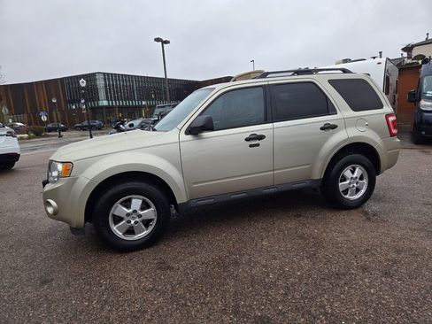 Used 2012 Ford Escape XLT AWD/4WD image 6