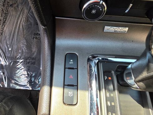 Used 2013 Ford Mustang Coupe RWD image 34