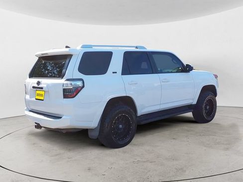 Used 2016 Toyota 4Runner SR5 AWD/4WD image 5