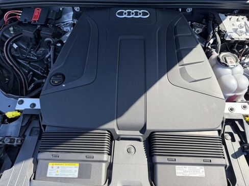 Used 2025 Audi Q7 2.0T Premium w/ Convenience Plus Package AWD/4WD image 32