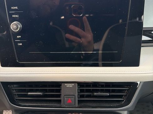 Used 2025 Volkswagen Taos S image 5