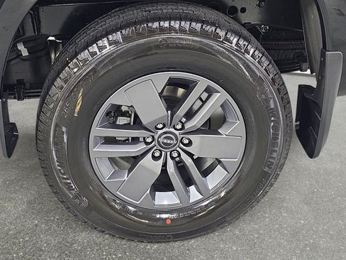 New 2026 Nissan Frontier SV w/ SV Convenience Package AWD/4WD image 32