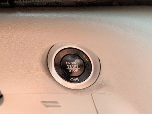 Used 2024 Chrysler Voyager LX FWD image 7