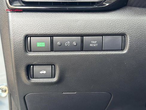 Used 2024 Nissan Sentra SV FWD image 20