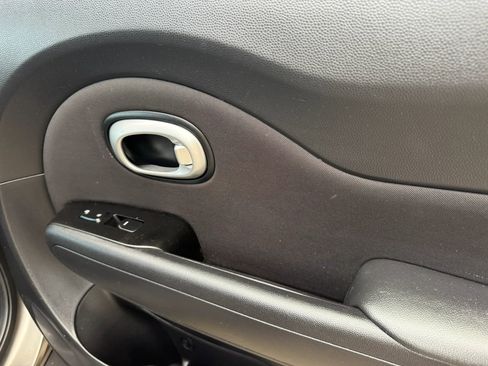 Used 2016 Kia Soul FWD image 24