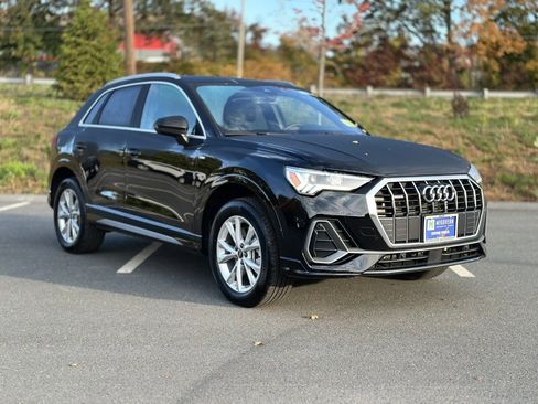 Certified 2025 Audi Q3 2.0T Premium image 9