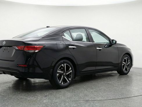 Used 2025 Nissan Sentra SV image 9