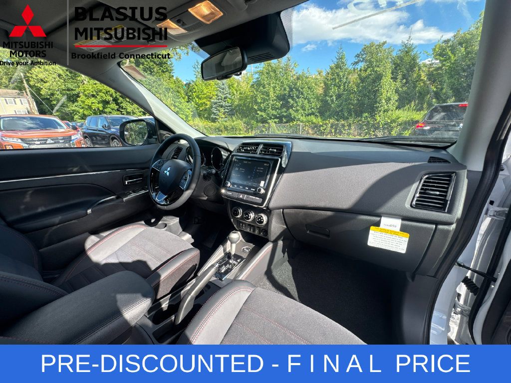 Used 2025 Mitsubishi Outlander Sport SE AWD/4WD image 34