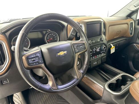 Used 2022 Chevrolet Silverado 3500 High Country w/ Safety Package II image 4