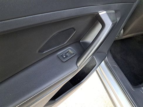 Used 2023 Volkswagen Tiguan S image 12