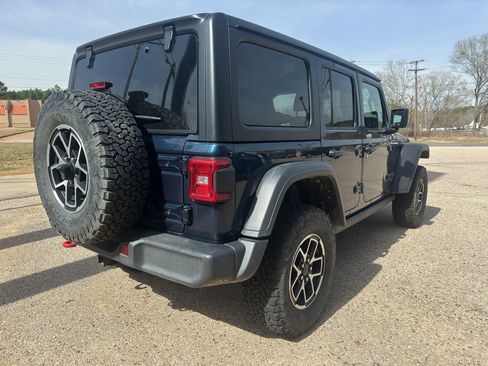 Used 2025 Jeep Wrangler Unlimited Rubicon image 5