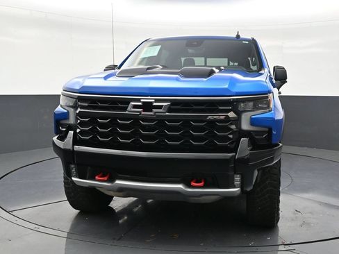 Used 2024 Chevrolet Silverado 1500 ZR2 w/ Technology Package AWD/4WD image 9