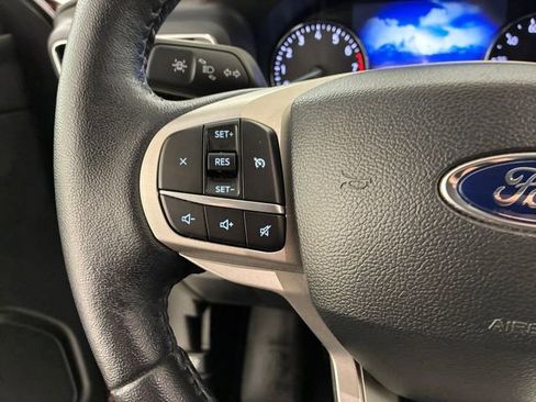 Used 2022 Ford Explorer XLT w/ Equipment Group 202A AWD/4WD image 23