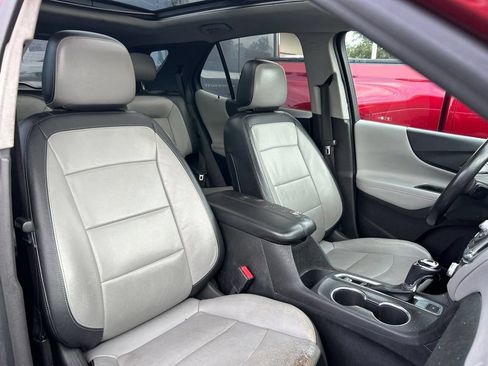 Used 2018 Chevrolet Equinox Premier FWD image 34