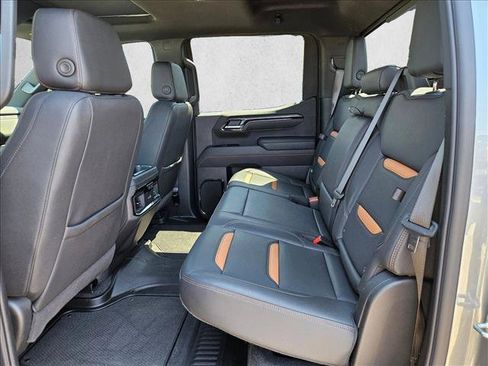 Used 2025 GMC Sierra 1500 AT4 w/ AT4 Premium Package AWD/4WD image 15